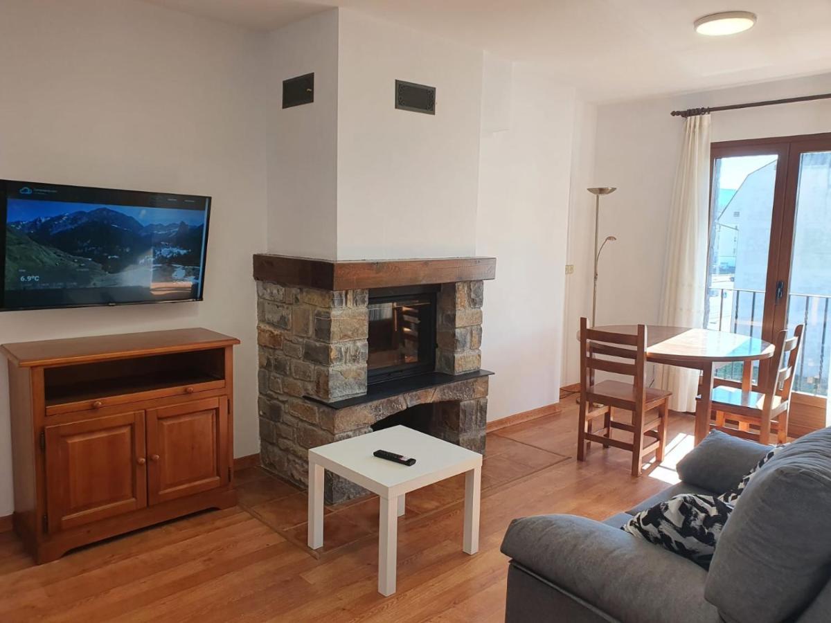 Hostal Apolo XI Aínsa Εξωτερικό φωτογραφία