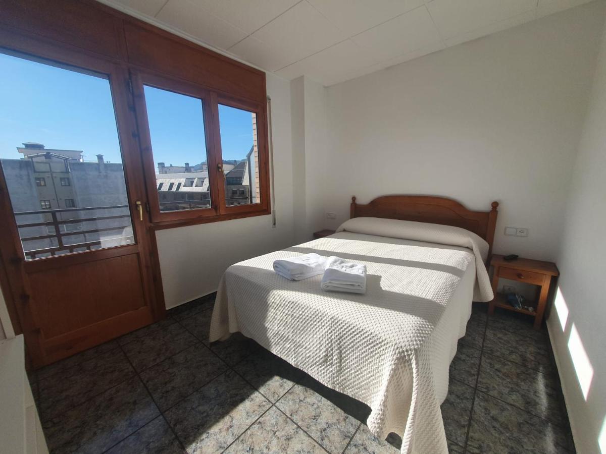 Hostal Apolo XI Aínsa Εξωτερικό φωτογραφία